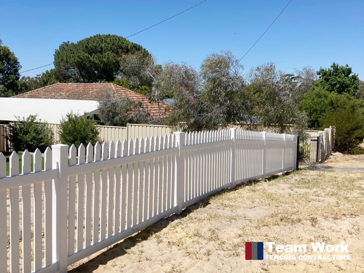 TeamWorkFencing's tweet image. New English Flat PVC picket fence with letterbox installed in Eden Hill, WA. 

Looking for a reliable and experienced team of fencing contractors for your next project? We're experts in PVC picket fencing and can provide a beautiful finish to your home. 👍