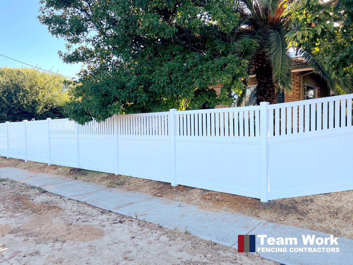 TeamWorkFencing's tweet image. We installed a modern PVC privacy fence in North Beach. Our team did a great job! We're excited to do more fencing jobs in the future. If you're looking for a beautiful fence for your home, contact us today!
bit.ly/3ecKCOL #privacyfence #pvcfencing #pvcfence #pvcfences