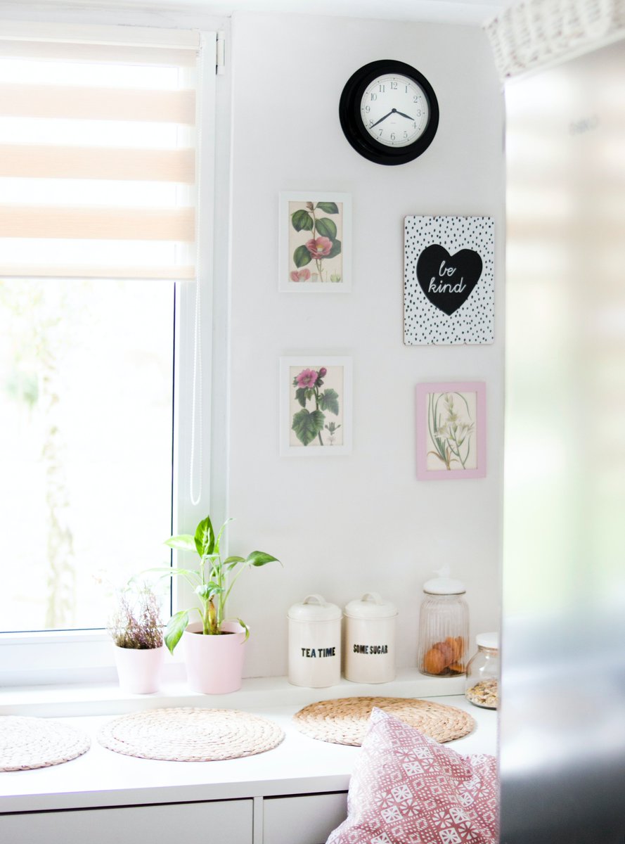 donalgodon_es's tweet photo. 🍳🍽️ La cocina es uno de los espacios de la casa que más juego da tanto a nivel decorativo como funcional ya que podemos decorar, cocinar, charlar... ¿Cuál es tu plan de viernes?
👉 https://t.co/Av17680Jei
#cocina #kitchen #deco #platos #jarros #homedecorideas #donalgodon https://t.co/saZINvV1nw