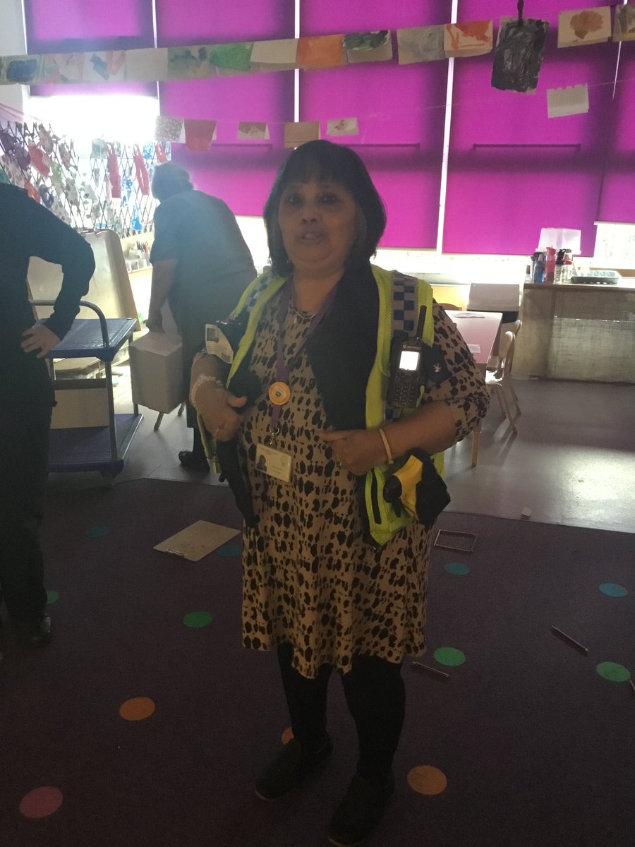 CVPSEYFS's tweet photo. Mrs glass had always dreamed of being a police officer and yesterday she got to try on a police vest! https://t.co/4ezj4f3sxY