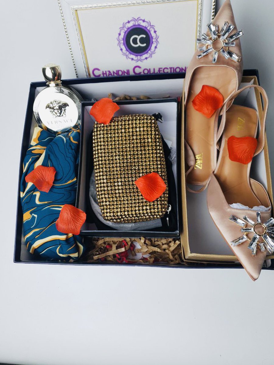 chandni_lish's tweet image. Hi guys ...
The “Be My Date” box is here to stay .
It can be curated to your taste !
Here are the samples of the boxes we curated for valentine.