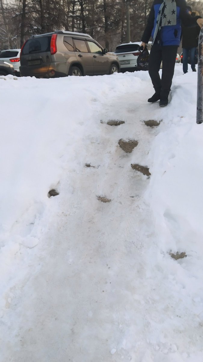 Прошу принять меры по очистке остановки около Лицея Престиж 22 партсъезда/Вольская