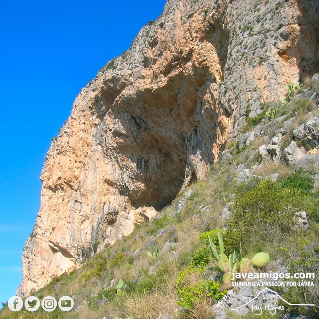 Friday 18th February 2022
THE EYE OF MONTGÓ
Xàbia (Alacant)
Today's Weather: It will be a sunny day in general with maximum temperatures reaching around 22°c.
#javea #xabia #javeamigos