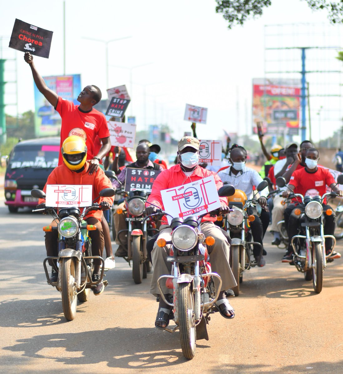 CrimeSiPoaKenya's tweet photo. The @KisumuCountyKE youth &amp;  Boda boda riders from Kondele, Obunga, Nyalenda &amp; Manyatta hold a peaceful procession as a commitment to end crime within the city and stand for peace especially during this election period. #CSPinKisumu @AIGinsurance #BuildingVoices @article19eafric https://t.co/kf59ndCk0D