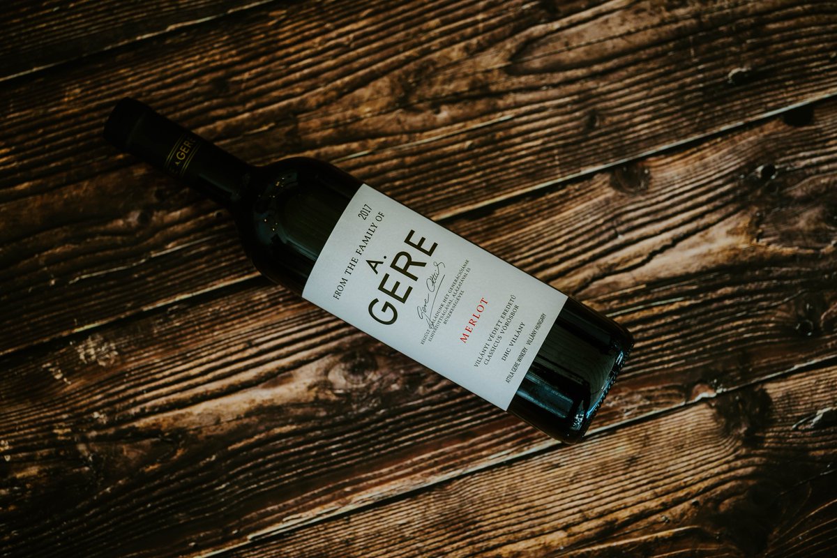 MERLOT 2018
In the case of Merlot fruits have the main role. Silky tannin, balanced acids, nice roundness in the sip. We can discover mainly plum, blackcurrant, and raspberry in its taste. It is amended by the vanilla, coffee, or black chocolate notes of barrel aging.
#gereattila