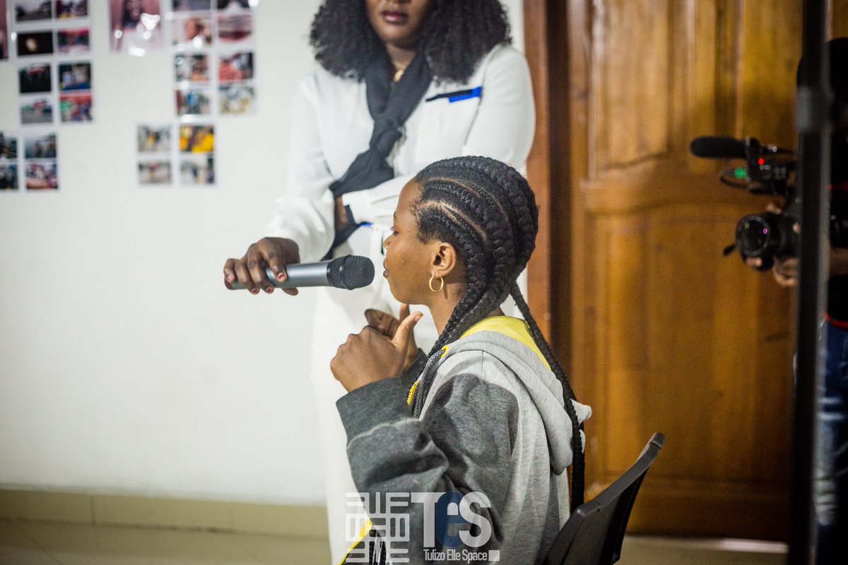 TES_RDC's tweet photo. 12.02.2022 #Restitution de la formation en #photographie avec #10filles #participantes #passionnées.

#Mini_exposition : un travail #magnifique réalisé par nos participantes. 

Merci au formateurs @Martin_Lukongo &amp; #Narcisse

Et @nnp_drc on voit @allykahashy @latouifa pr la #docu https://t.co/ipEKV13J7U