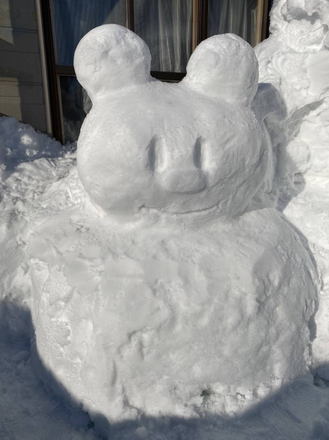 とうべつ雪像コンテスト22 雪だるまミッキーのご応募がありました ディズニーランドに行きたいお子様が作成されたそうです 早くコロナが収まりますように T Co 193hwcac36 Twitter