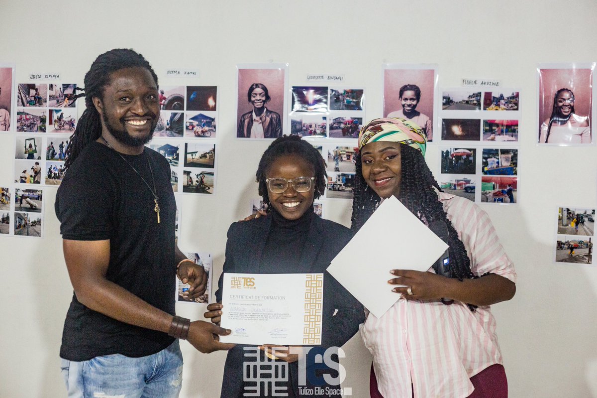 TES_RDC's tweet photo. 12.02.2022 #Restitution de la formation en #photographie avec #10filles #participantes #passionnées.

#Mini_exposition : un travail #magnifique réalisé par nos participantes. 

Merci au formateurs @Martin_Lukongo &amp; #Narcisse

Et @nnp_drc on voit @allykahashy @latouifa pr la #docu https://t.co/Sb5kCNgICM