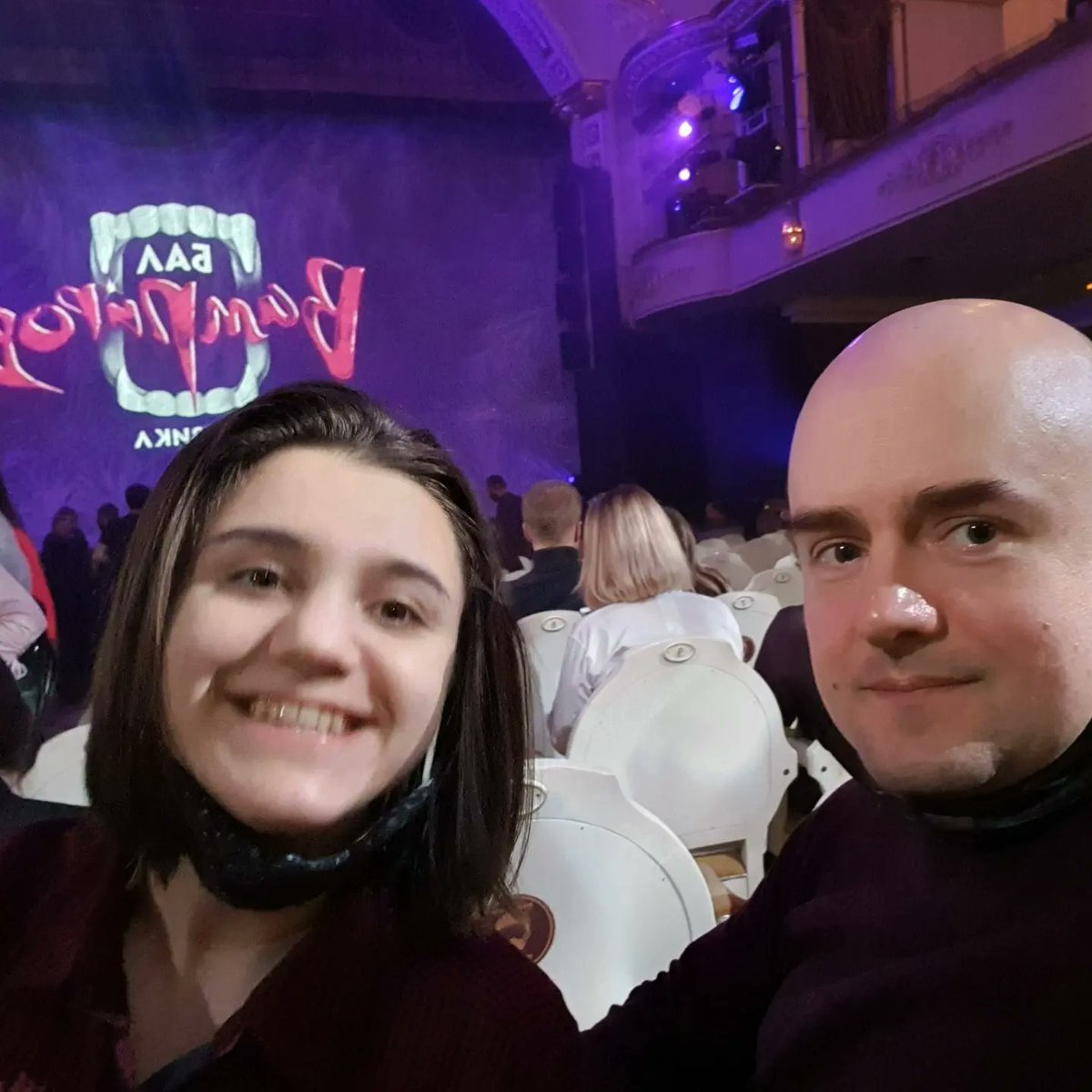 misha_'s tweet image. сходили на бал вампиров. Пластика у Кролока-немца покруче, чем у Ожогина, но совместное исполнение песен на разных языках воспринимается слегка инородно