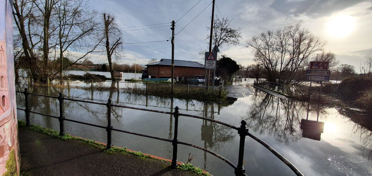 A reminder of the 'Are You Ready' booklet from 
<a href="/Glos_Prepared/">Gloucestershire LRF</a>. 

If there were every a time to have a look, it's today: glosprepared.co.uk/wp-content/upl…

#StormEunice
