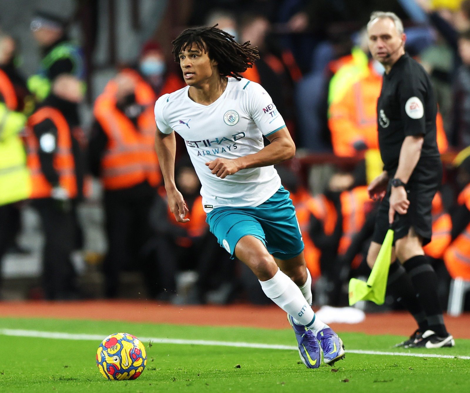 Happy birthday to Nathan Ake one of the most underrated versatile defenders at Man City. 