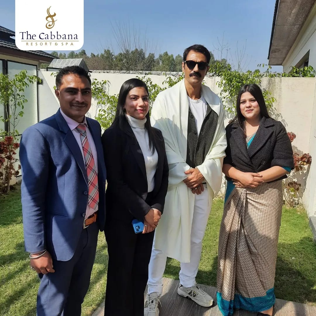 Star shining at bright daylight.
We are delighted to have <a href="/rampalarjun/">arjun rampal</a>  with us at Cabbana Resort.
He also met our Joint Managing Director, Hemant Suri.

#arjunrampal #movie #bollywood #cabbana #resort #jalandhar #punjab #lunch #director #moviedirector