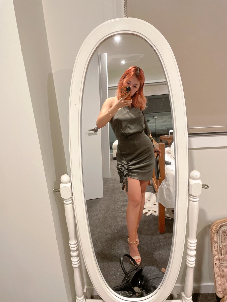Pants_shh's tweet photo. Two hours late but still got time to hit that selfie game :ded: https://t.co/PwFPR0y0Y5