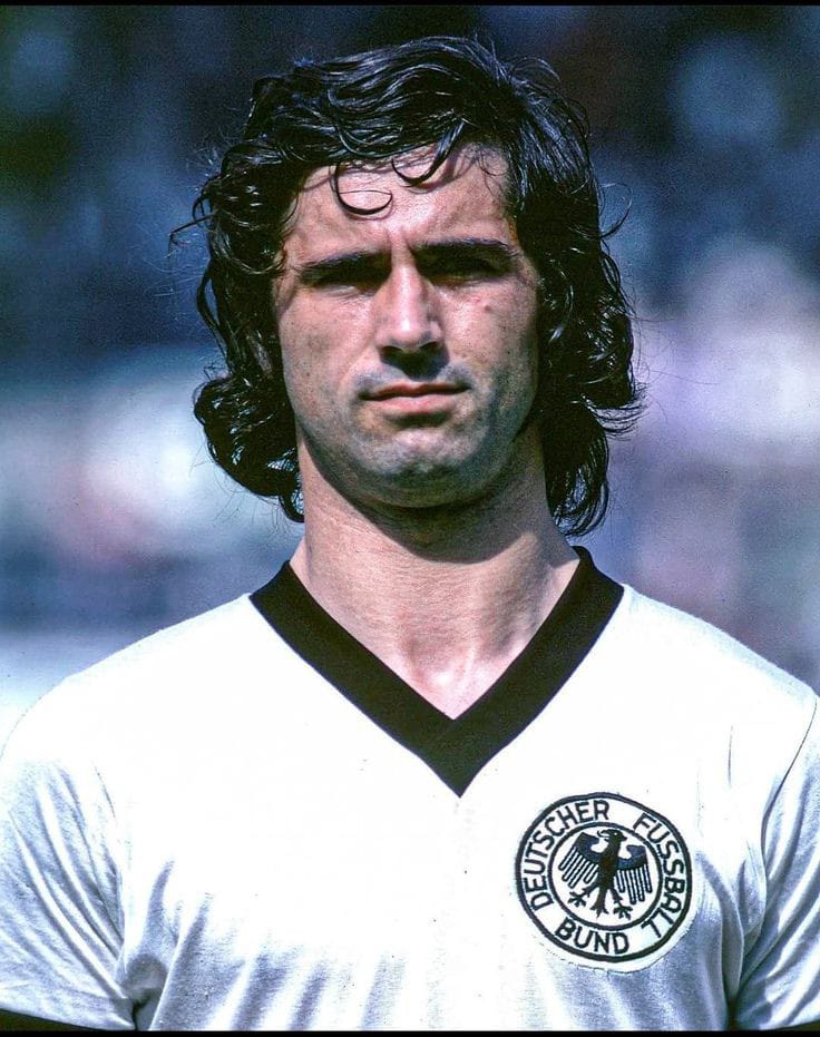 Saker_felix1's tweet image. ٤- سجل 7 اهداف مرتين 🔥!