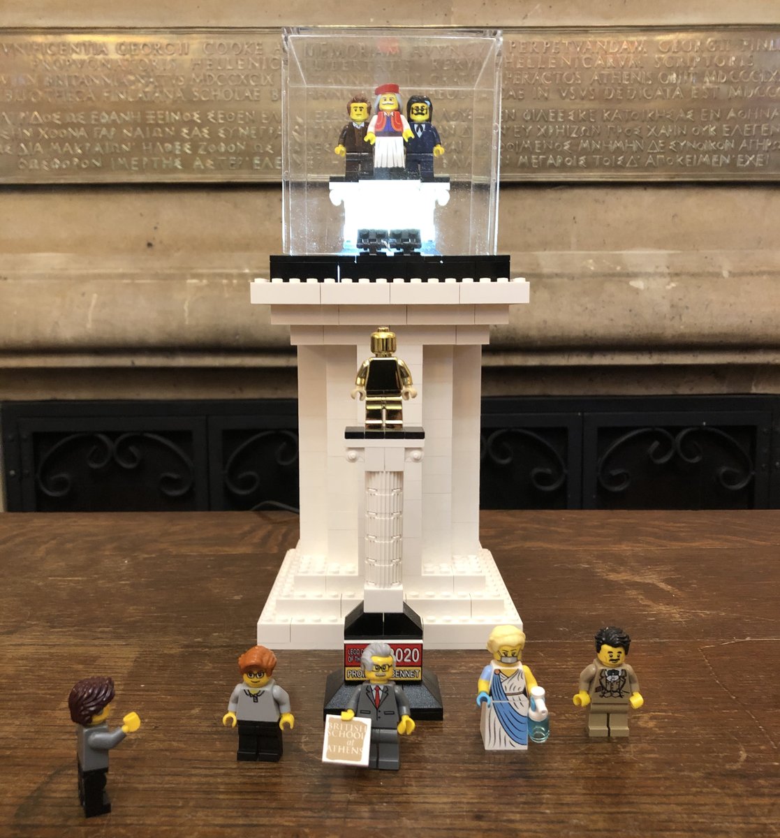BSAthens's tweet photo. A very happy International @LegoClassicists day from @BSAthens #ILCD
Many thanks to the Lego Classicist Liam Jensen for sending our specially commissioned 1821 bicentenary celebration figures and display case: Theodoros Kolokotronis, Alexandros Mavrokordatos and Lord Byron. https://t.co/wHUDmdX2KS