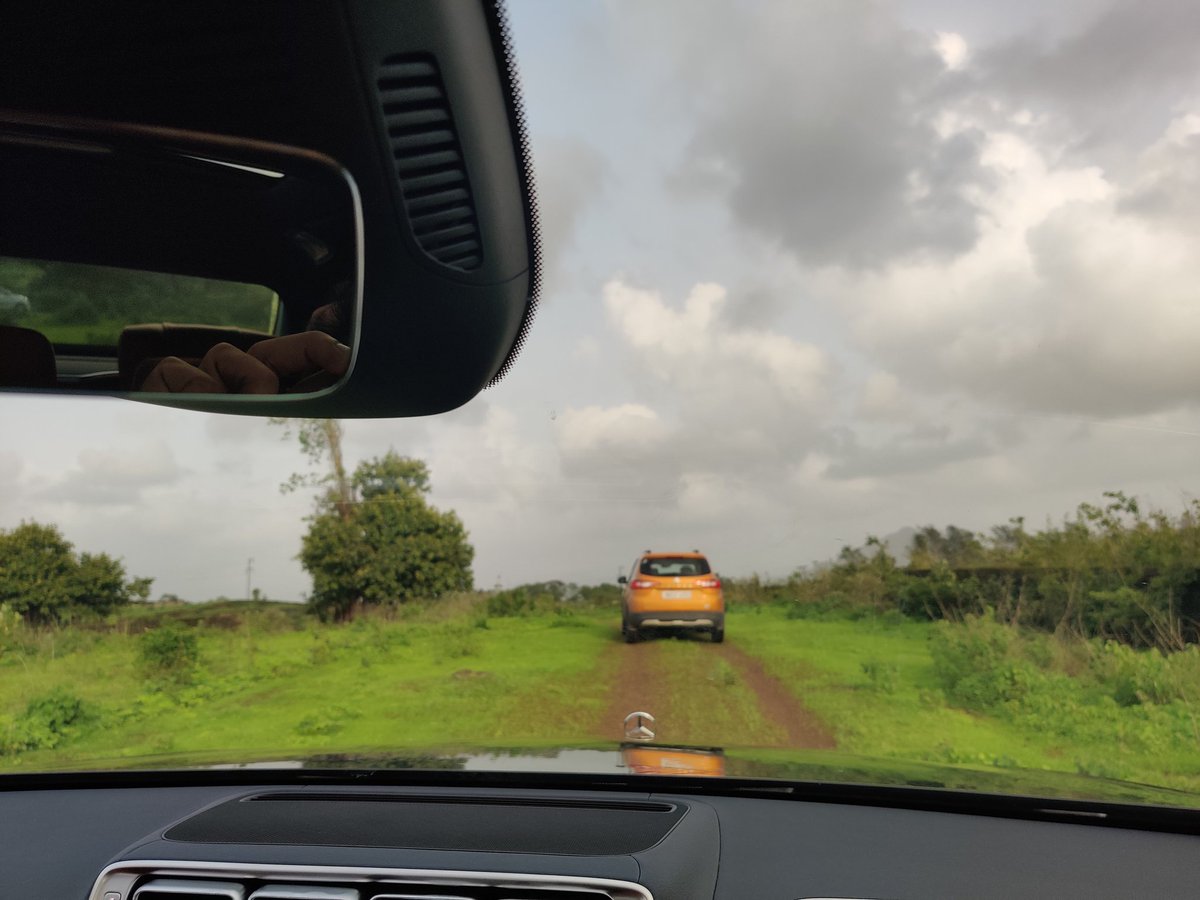 dhruvattri208's tweet photo. The trusty @RenaultIndia #triber has now found 1 lakh takers. There's good reason for it. Works silently in the background during our shoots as well. Doesn't drink much and offers a versatile cabin that comes in handy during tracking and storing our camera equipment.#renaultriber https://t.co/6iovfDlWxt
