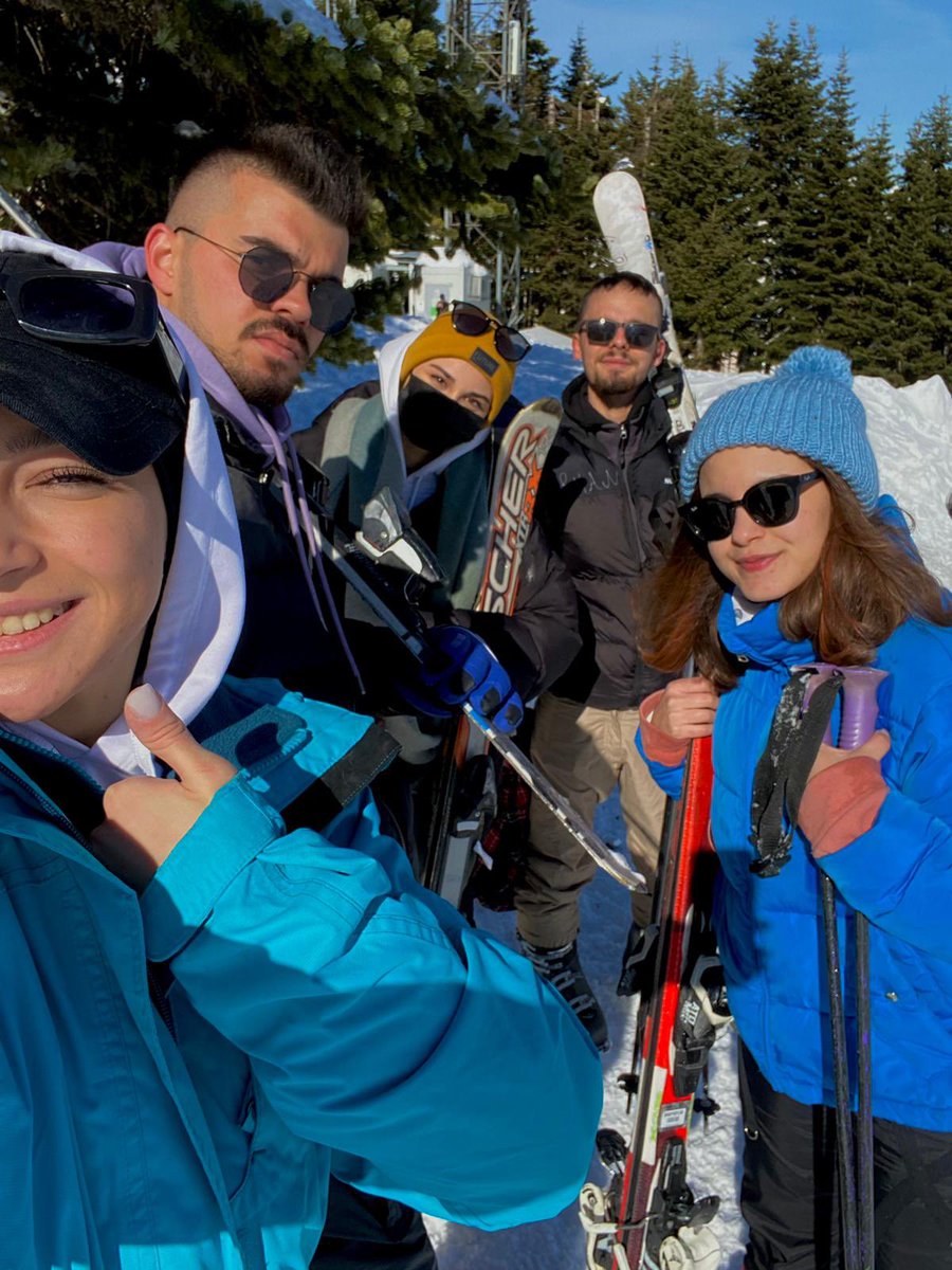 bazı insanlar birbirinin arkadaşı değil şansıdır