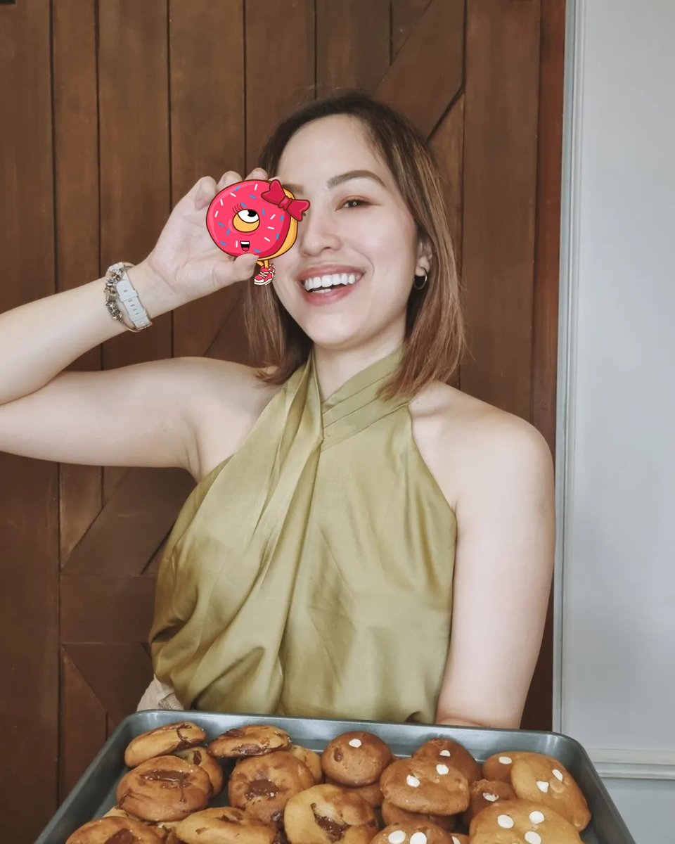 RayPiedra's tweet photo. Oh before anything else we also want Ms. @carlalizardo_ to become @meta_donuts #PrincessDonut (Of course the #Metadonut should be pink :D)

RT This! https://t.co/IvNQzuiVyy