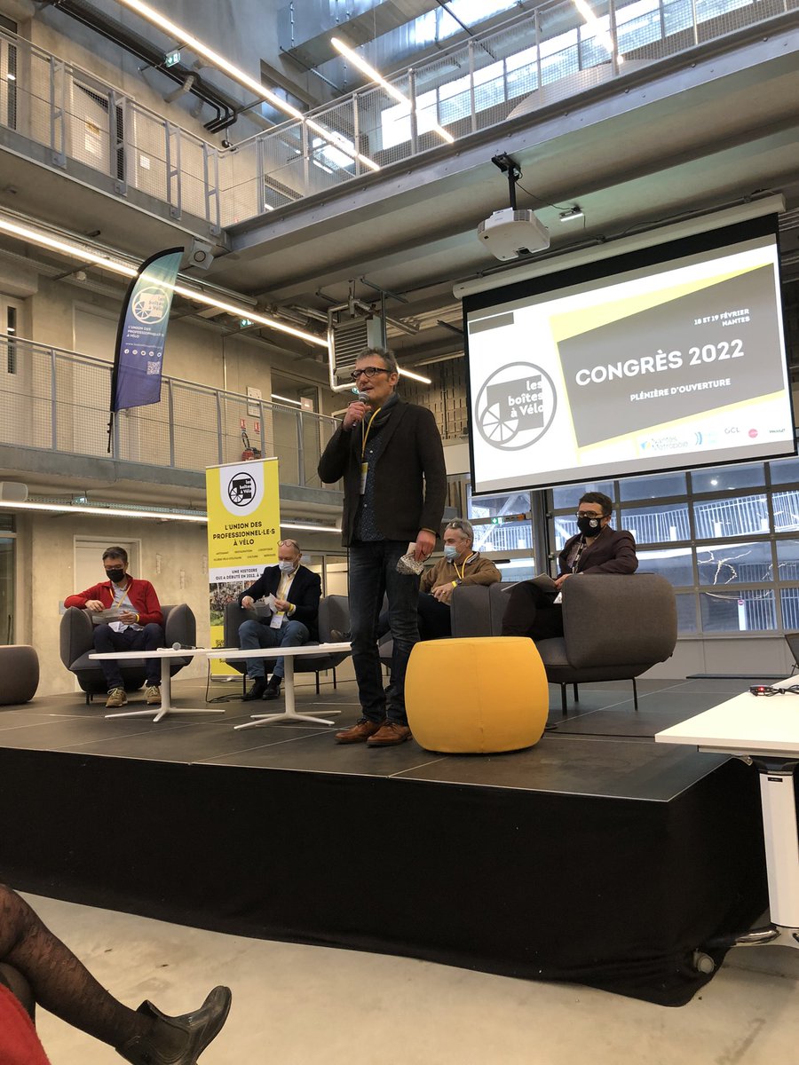« Un vélo qui roule, c’est un camion qui ne roule pas » 
#Congres2022 @lesboitesavelo c’est parti pour 2 jours consacrés à la cyclomobilté professionnelle !