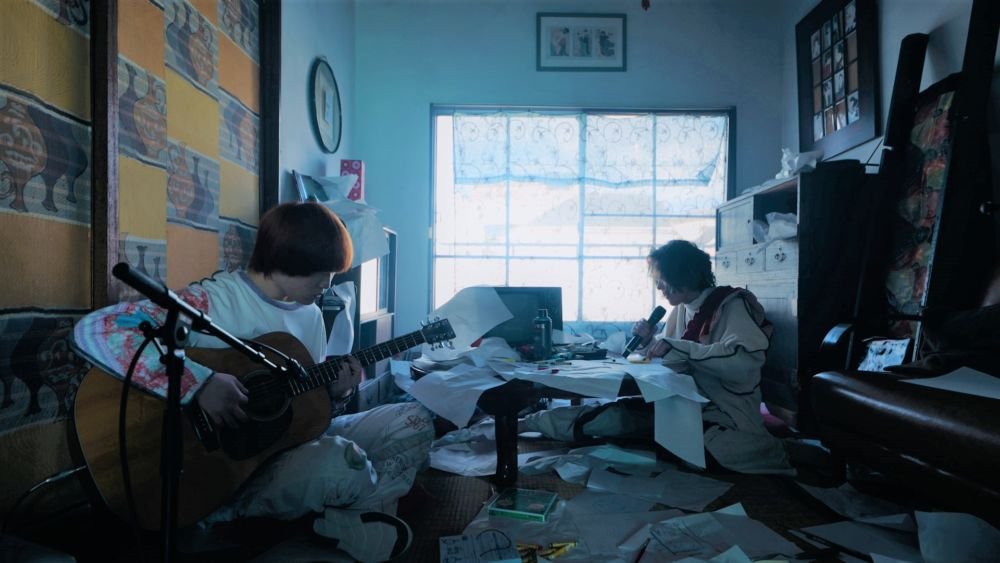 Spincoaster_2nd's tweet photo. 【NEWS】um-hum、最新ミニ・アルバムより「1コマ」ライブ映像公開

一軒家の中で自由に遊ぶ「VACANCE SESSION」第2弾 https://t.co/eHdvAR1JPk @um__hum https://t.co/Zcnyg6AcSR