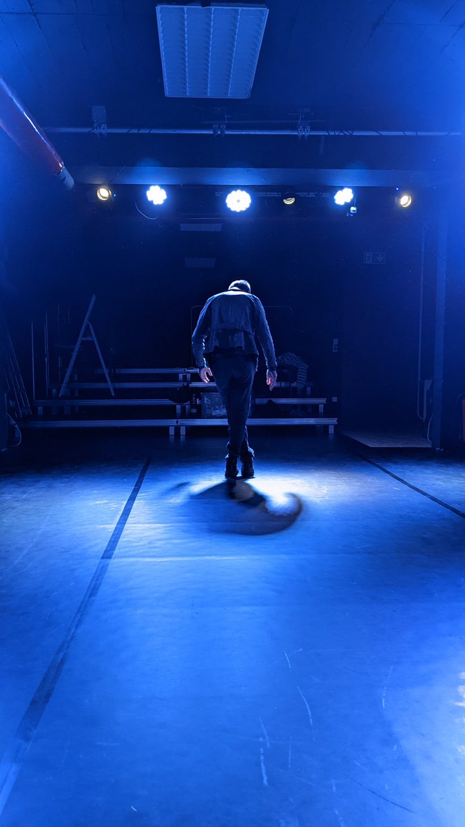 Emigranten von Sławomir Mrozek
Heute und Morgen!
19:30 Uhr <a href="/TheaterSued/">Theater Essen-Süd</a> 

Tickets:
eventim-light.com/de/a/57a8adaae…

#weekend #stadtessen #kultur