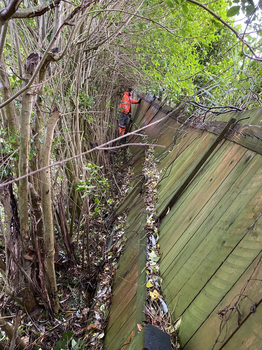 Please stay safe today as Storm Eunice passes over us today. We are on call should you need us to clear a fallen tree from your property. Fences can be quoted for also so please call us for a no obligation quotation. #chestertweets #chester #northwalessocial @ChesterReTweet