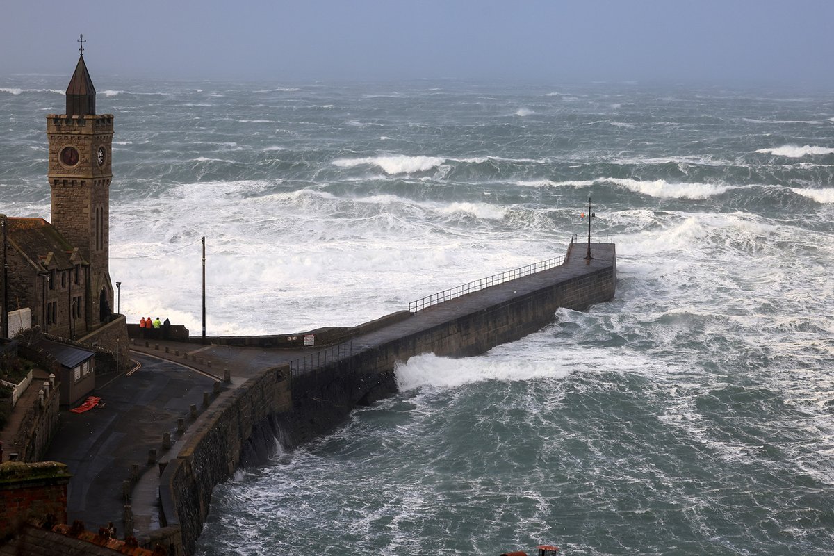 Waves whipped up from very strong winds hit Porthleven as #StormEunice prompts a #REDALERT weather warning from the Met Office this morning. cornwalllive.com/news/cornwall-…