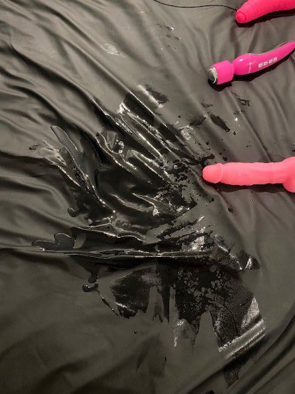 Blanche9891's tweet photo. T’es chaude viens dm on se chauffe 🥰🥵🥵🥵🥵🥵 https://t.co/hS0pxoyt7J