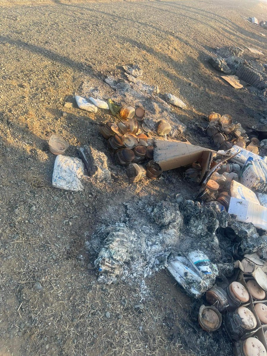 Хагас жил шахам хилийн зурваст хэвтсэн ачаагаа арай гэж наашлуулж чадлаа гээд хүлээж суутал хотоос 80гаруйхан км-н зайд шатчих үед😶😶😶