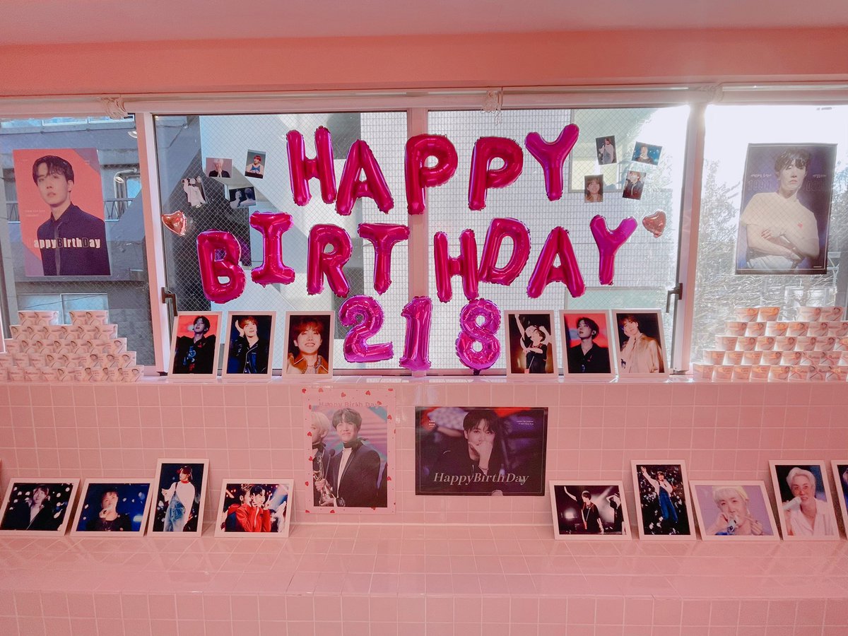 chae_taejin's tweet photo. ホビホビセンイル③🐿🌼
当日のケーキはヨルムのお弁当ケーキ🥰🎂
わくわくで買いに行った🥰🌼
キーリングも買えてはっぴー☺️🌼🤍
@yolumlovesyou 
#HAPPYJHOPEDAY 
#희망으로_가득찬_호석아_생일축하해
#happy_hoseok_day
-----
@HOPESHINE_0218 @HOPESHINEJP 
Thank you☺︎🌼 https://t.co/kGc2jgxCvC