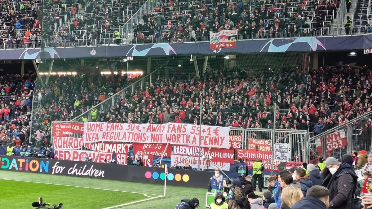 FinancialFairpl's tweet photo. After Bayern Munich supporters being overcharged several times, e.g. by RSC Anderlecht (22.11.17) and AEK Athens (23.10.18), the only solution to establish financial fairplay is a reasonable price cap based on the fans' wallets and not the officials' millions: Twenty's plenty! https://t.co/JArYY2v8fr