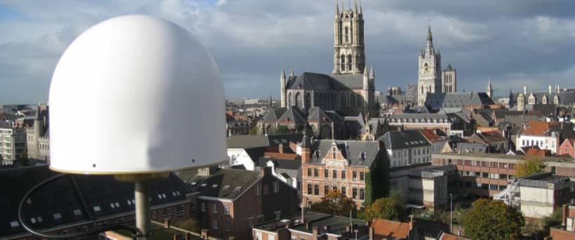 digi_vlaanderen's tweet photo. Centimeternauwkeurige Positiebepaling van FLEPOS was er eerst voor landmeters, later ook voor landbouw en machinesturing. Nu vinden ook dronepiloten de weg naar FLEPOS.
Vb: Echodrone van Haven van Antwerpen.
Meer weten? 👉https://t.co/rnWPdeLABU
#flepos #data #govtech #drone https://t.co/NCHKWoeoWq