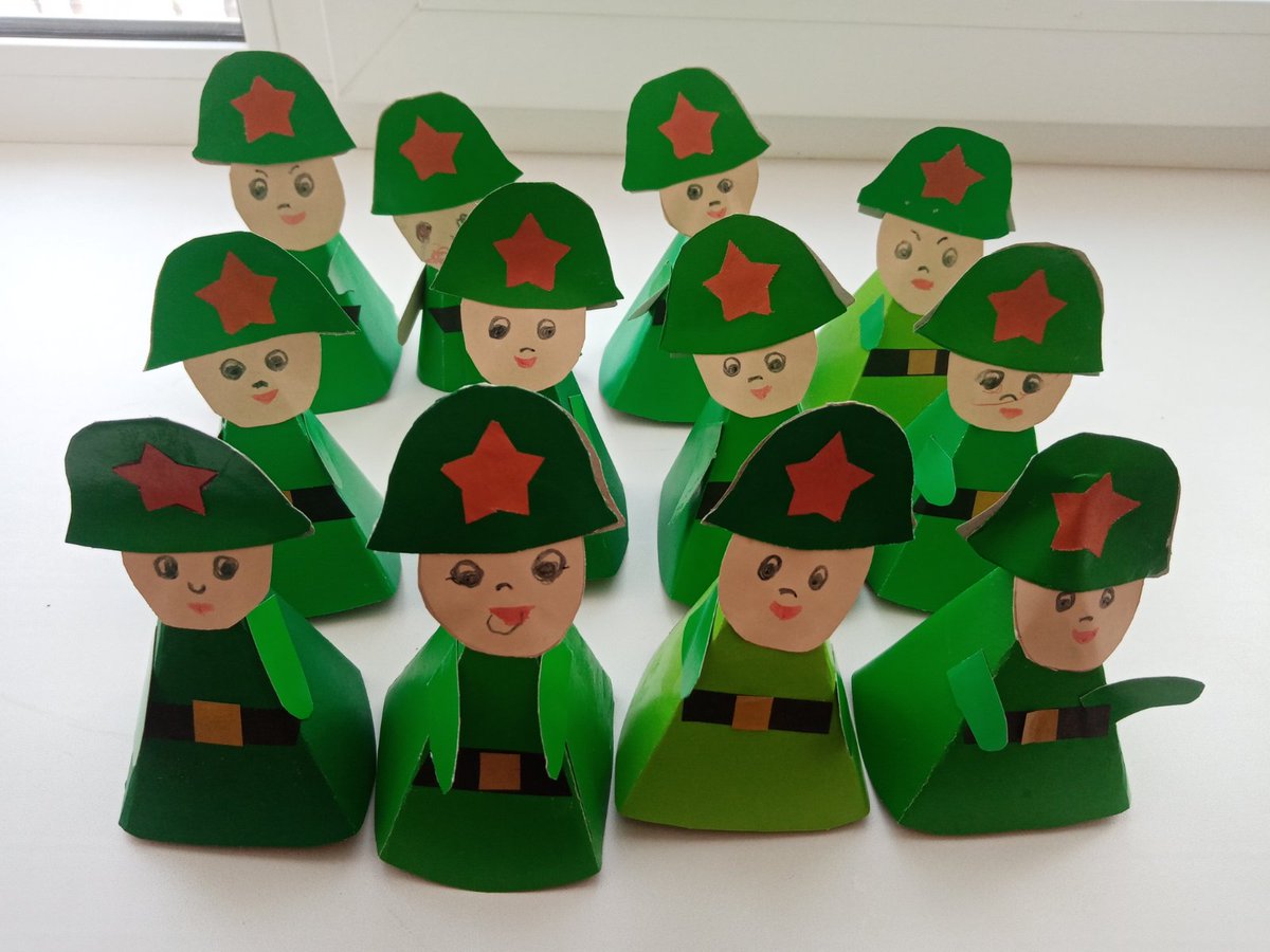 spds_kolosok's tweet photo. Сегодня на НОД по конструированию дети средней группы №9 @spds_kolosok @GboySoshKoms с удовольствием мастерили подарок для папы к 23 февраля. Воспитатель Александрова Е. В. @alevlada1 https://t.co/nwH0F20GRL
