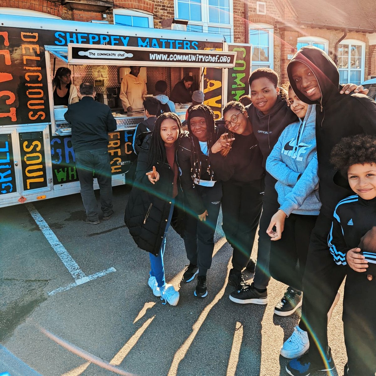 ArchesLocal's tweet image. Yesterday was final Day 4️⃣  of #FitandFed at @LutonPrimary. The Tacos were served from the food truck! 🌮🚚

Collages with @iprintedthat
and @KentPoliceMed visited again and played with the young people.

See you all again in Easter! 

#BigLocal #Medway #BetterTogether