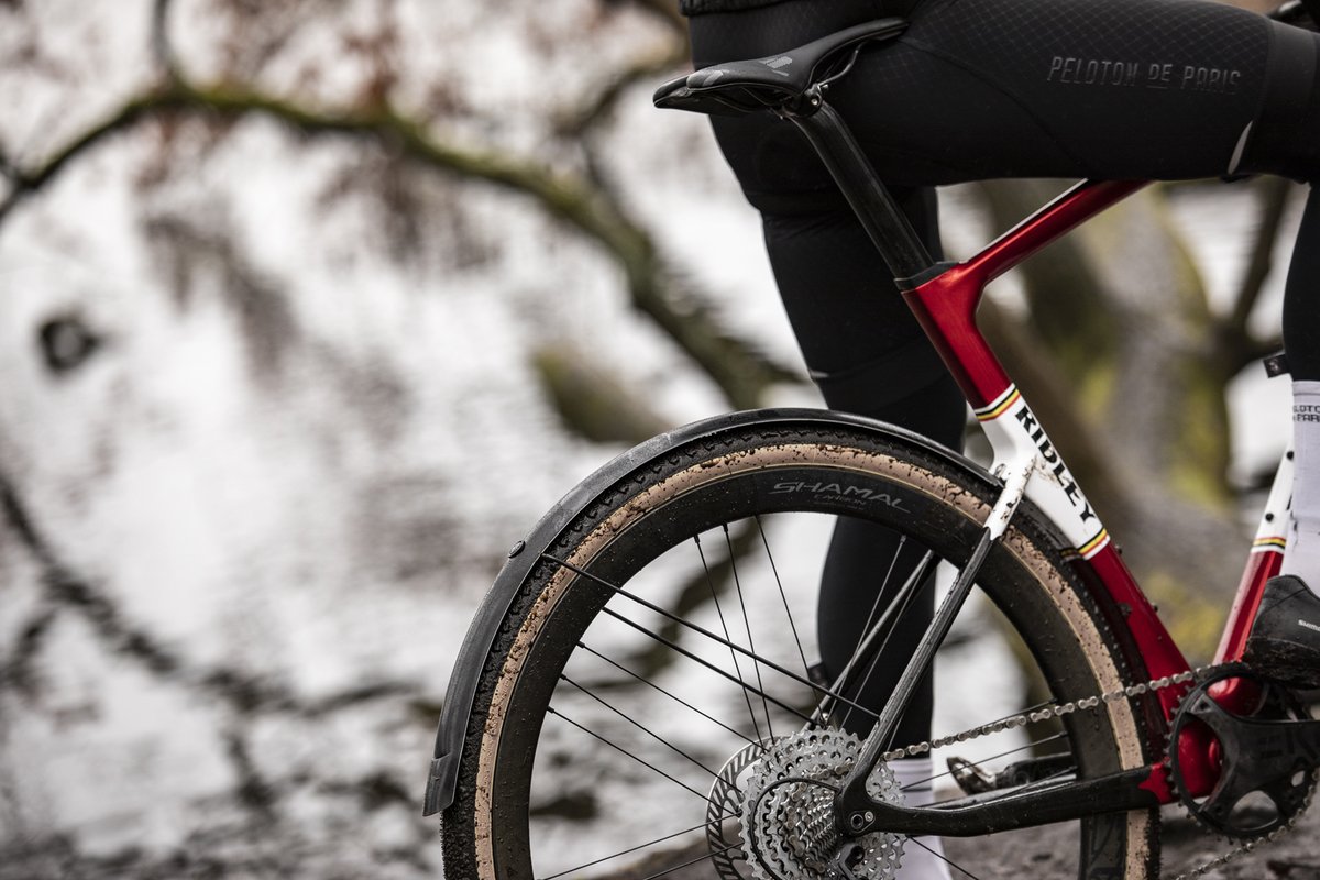 Mudguards can make wet weather riding so much more enjoyable! Together with Belgian brand @curana_bicyclejewelry we designed a bespoke set for the #kanzofast Available now at your favorite dealer or online in our webshop.