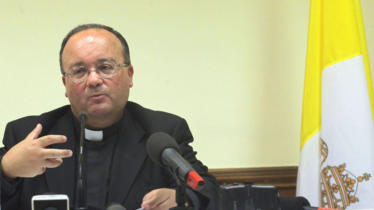 vaticannews_it's tweet photo. #Mediterraneofrontieradipace Più solidarietà:"Il Trattato di Dublino, per cui il migrante deve rimanere nel Paese dove c'è stato il primo approdo, per #Malta sarebbe un peso sproporzionato. C'è quindi non solo un motivo di mancata umanità". @BishopScicluna https://t.co/hIPjQZyWxa