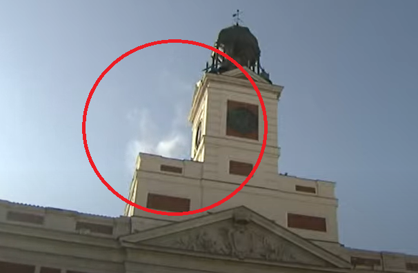 📢 #ÚltimaHora | Incendio en la sede de la Comunidad de Madrid en Puerta del Sol ver.20m.es/b21jo1