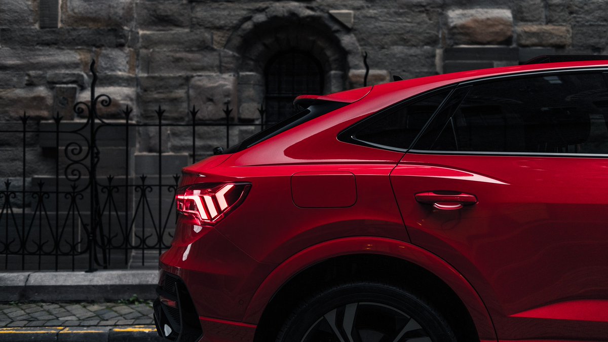AudiCanarias's tweet photo. Audi Q3 Sportback TFSIe en Rojo Tango metalizado o el Audi Q5 Sportback TFSIe en Verde Distrito metalizado. ¿Con cuál te quedas?
Créditos: @audi_nederland
#Audi #Q3 #Q5 #Sportback #TFSIe https://t.co/anrlXP5mbf