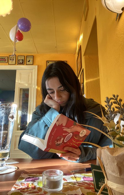 De d&iacute;a leo fantas&iacute;as&hellip; de noche las hago realidad✨ https://t.co/8WR8PR3TBe