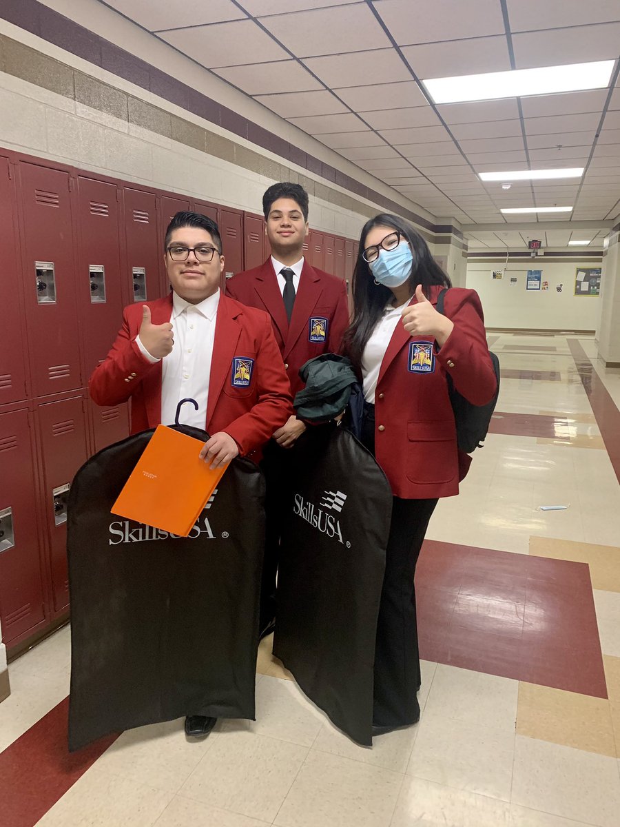 Laura Torres media teacher tweet media