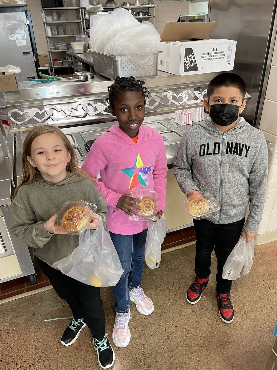 Laker Marketplace (@lakermarket) on Twitter photo Perfect way to “roll” into the weekend!!  <a href="/GlendalePLS/">Glendale Elementary</a> Perfect way to “roll” into the weekend!!  <a href="/GlendalePLS/">Glendale Elementary</a>