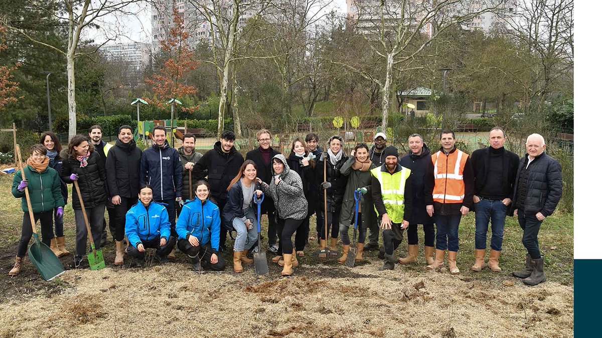 Bouygues_Immo's tweet photo. Merci à tous les participants ! 🙌 L'opération continue la semaine prochaine avec le #labourage du sol par un cheval et la plantation avec les élémentaires & maternelles des accueils de loisirs de la @VilleColombes.
📷: Xavier Granet
#Environnement #Biodiversité
@reforestaction https://t.co/ztkJdVRV3y