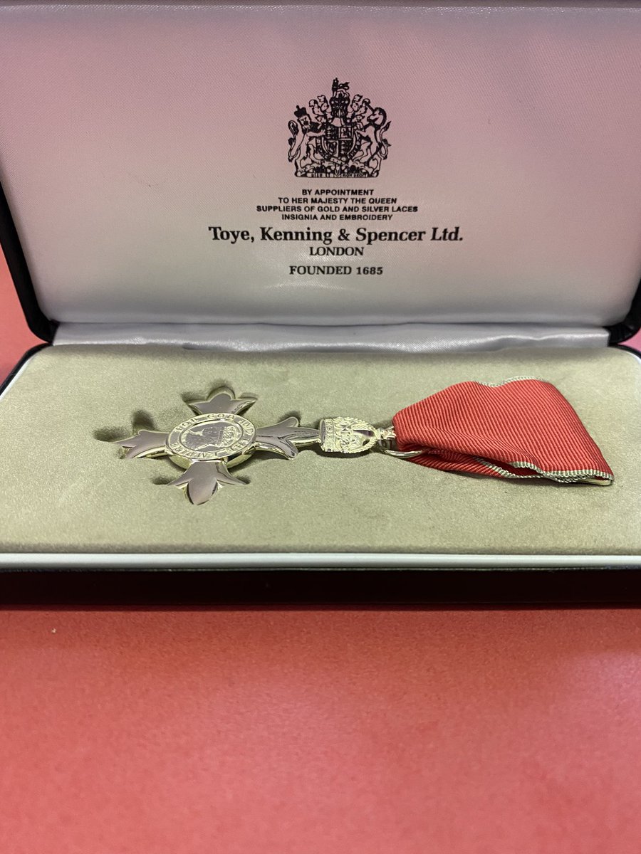 cutthorpe's tweet photo. Celebrating our very own Mr Mike Dalby today here at Cutthorpe who has been awarded an MBE for his contribution to education over the last 30 years! Wow! We are very lucky to have you Mr Dalby. Thank you for your service 👏 🥇 🤩 
.
.
#teamcutthorpe #getset #mbe https://t.co/tj15AMQY1w