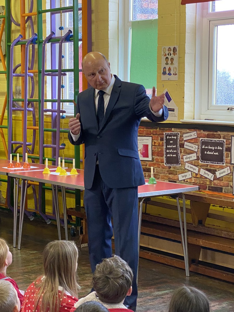 cutthorpe's tweet photo. Celebrating our very own Mr Mike Dalby today here at Cutthorpe who has been awarded an MBE for his contribution to education over the last 30 years! Wow! We are very lucky to have you Mr Dalby. Thank you for your service 👏 🥇 🤩 
.
.
#teamcutthorpe #getset #mbe https://t.co/tj15AMQY1w