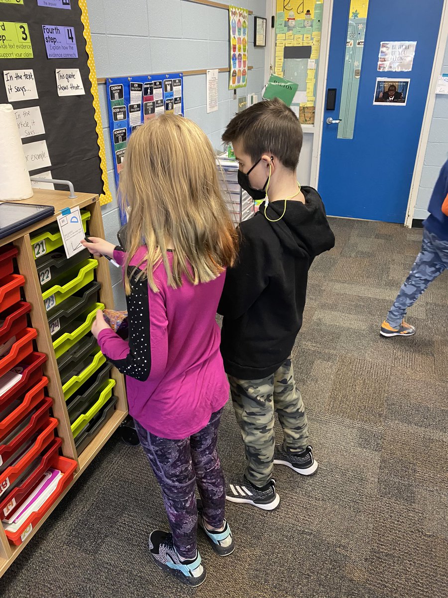 MrsWhite96's tweet photo. Students enjoyed using additive angles to complete our Mystery Angle Scavenger Hunt! #inspire96 https://t.co/qpp5ZZoYyY