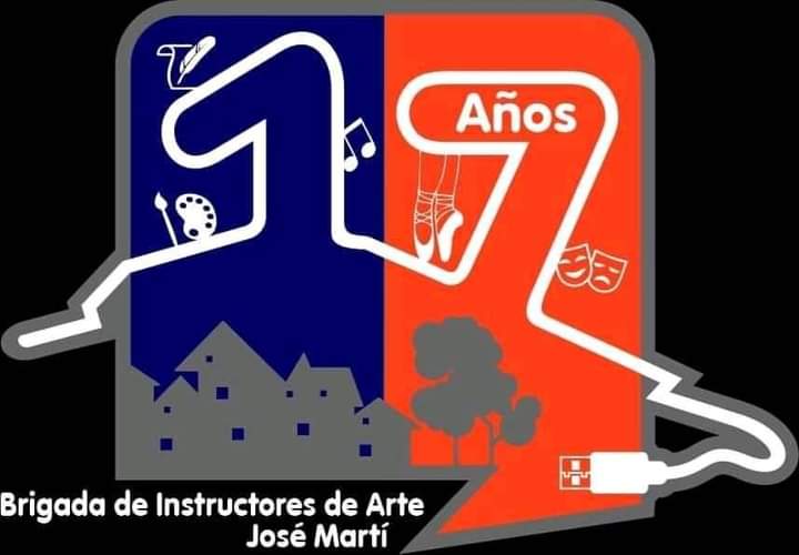 LixandraVargas's tweet photo. Estos jóvenes se sienten #OrgullososDeSerInstructoresDeArte Felicidades desde @granma_ujc #VamosConTodo https://t.co/Mt2ZGZSD2p