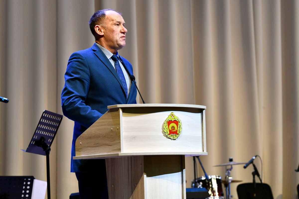 ZstoTver's tweet photo. В Тверском Суворовском военном училище состоялось торжественное мероприятие, посвященное Дню защитника Отечества.  
От имени депутатов областного парламента  преподавателей и воспитанников СВУ с праздником поздравил председатель комитета по социальной политике ЗСТО Артур Бабушкин https://t.co/En4zhxwbZY