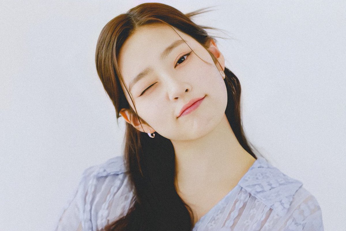 KWON2KIM's tweet photo. 마지막으로 윙크🤍😉

#김민주 #MINJU #キムミンジュ https://t.co/Zludl8LyAi