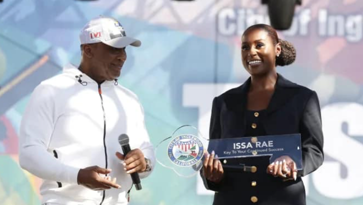 On Saturday (Feb. 12) Issa Rae became the first person awarded the key to the city in its 114-year history. According to The Hollywood Reporter, Rae appeared at the Taste of Inglewood festival to accept the key from Mayor James T. Butts, who crowned her “the queen of Inglewood.”