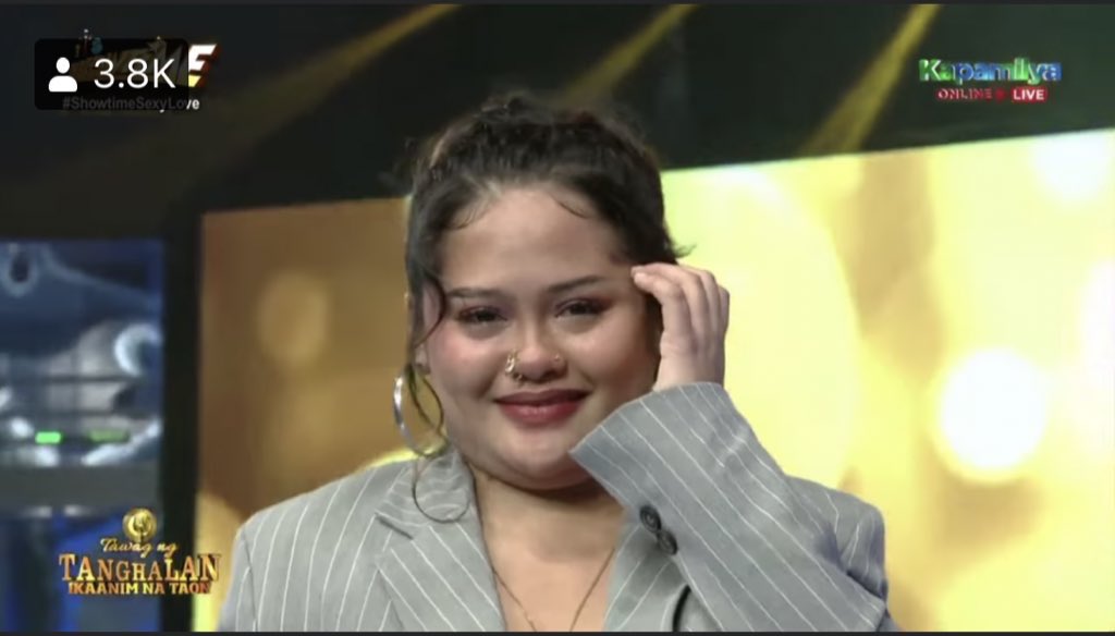 jaicabajar's tweet photo. Nag pupuyat             Nag pupuyat
mag-aral                    makipag chismisan https://t.co/AOKLXmfJWk